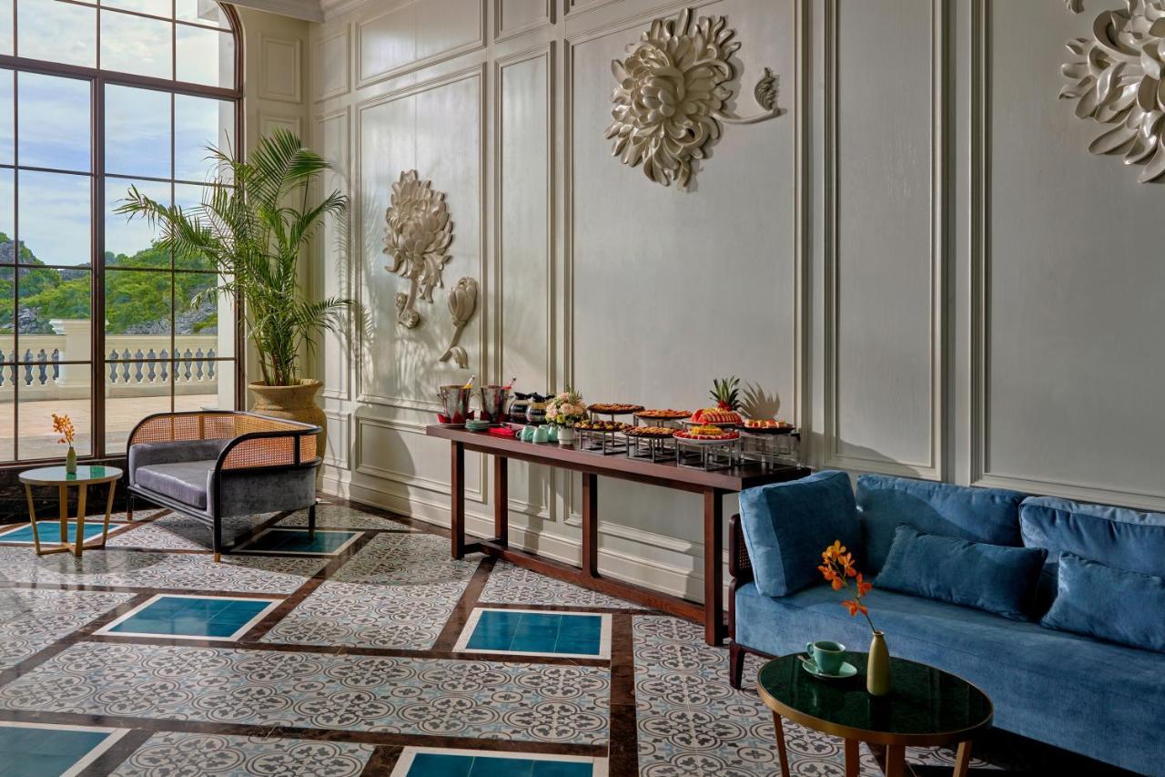 Hotel Perle D'Orient Cat Ba - Mgallery Chan Chau Εξωτερικό φωτογραφία The interior of the hotel